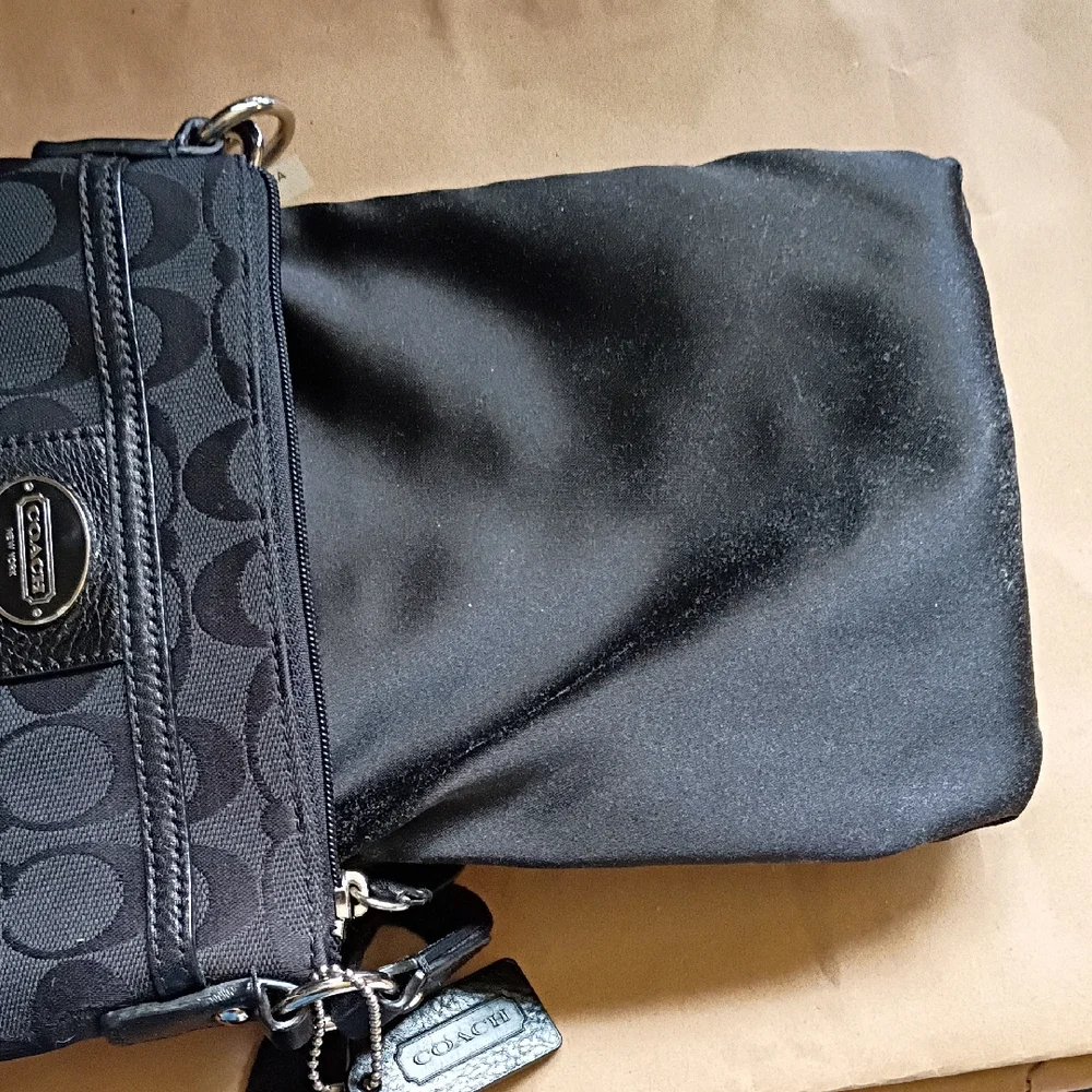 Coach Black Sutton Signature Swing Pack/ Crossbody - Picture 9 of 14